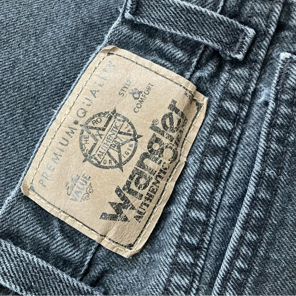 Vintage Wrangler Black Denim Shorts - Picture 4 of 6
